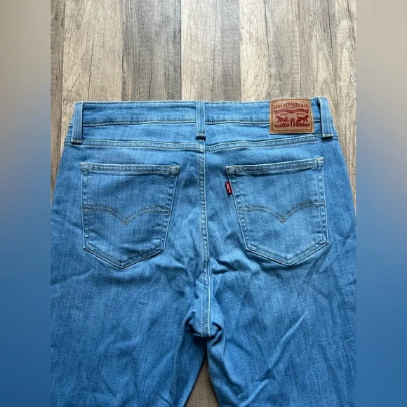 Levi’s Woman’s Medium Wash Sturdy Western Distressed 726 Flare Jeans Size 32 - Picture 10 of 12